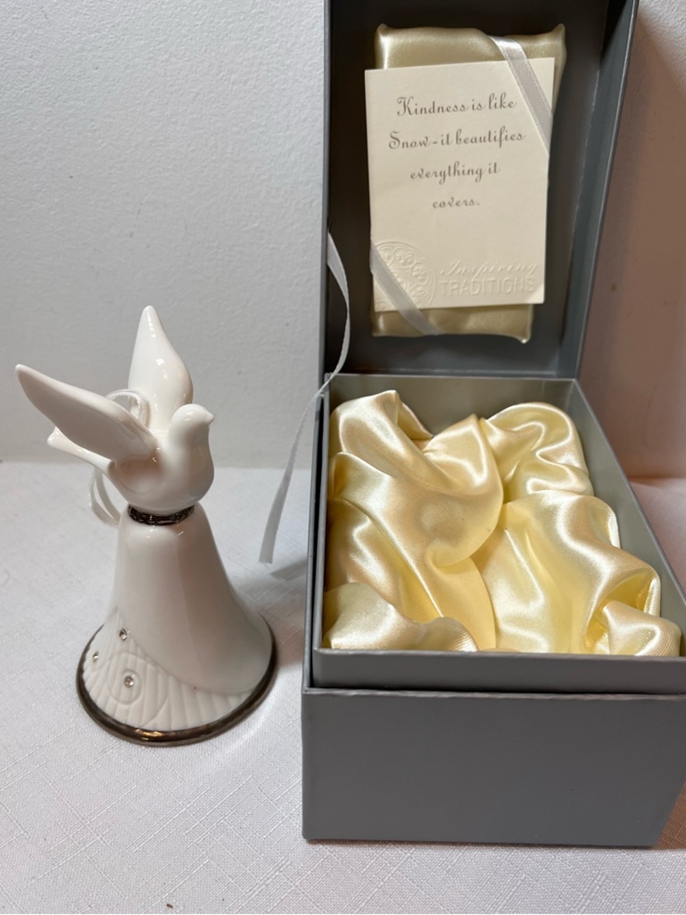 Inspiring Traditions Dove Bell Tree Ornament original Gift Box
Kindness
LIKE NEW